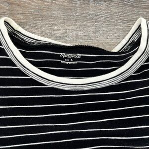 Madewell short sleeve crewneck in black and white stripe - Size Large